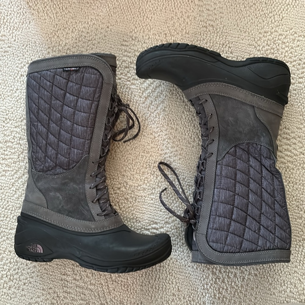 Women’s The North Face tall thermal utility boot sz 8.5 with box
